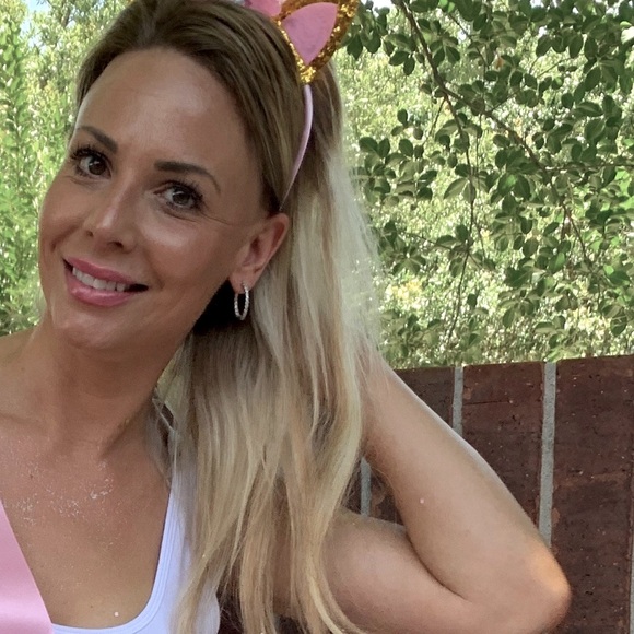 Meet your Posher, Krystyn - Picture 1 of 3